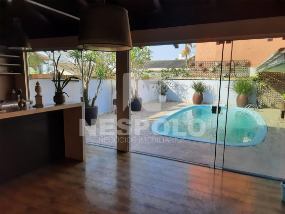 Imagem Casa com 3 Quartos à Venda, 348 m² em Praia Dos Amores - Balneario Camboriu Imagem Casa com 3 Quartos à Venda, 348 m² em Praia Dos Amores - Balneario Camboriu