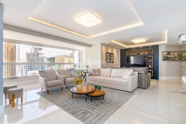 Imagem Cobertura com 4 Quartos à Venda, 215 m² em Centro - Balneário Camboriú Imagem Cobertura com 4 Quartos à Venda, 215 m² em Centro - Balneário Camboriú