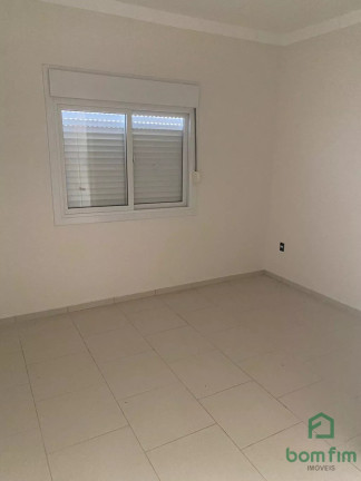 Imagem Casa com 2 Quartos à Venda, 60 m² em Olaria - Canoas Imagem Casa com 2 Quartos à Venda, 60 m² em Olaria - Canoas