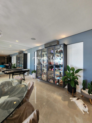 Imagem Apartamento com 3 Quartos à Venda, 250 m² em Aclimação - São Paulo