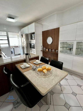 Imagem Apartamento com 4 Quartos à Venda, 151 m² em Centro - Florianópolis Imagem Apartamento com 4 Quartos à Venda, 151 m² em Centro - Florianópolis