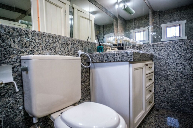 Imagem Casa com 5 Quartos à Venda, em Santa Tereza - Porto Alegre Imagem Casa com 5 Quartos à Venda, em Santa Tereza - Porto Alegre