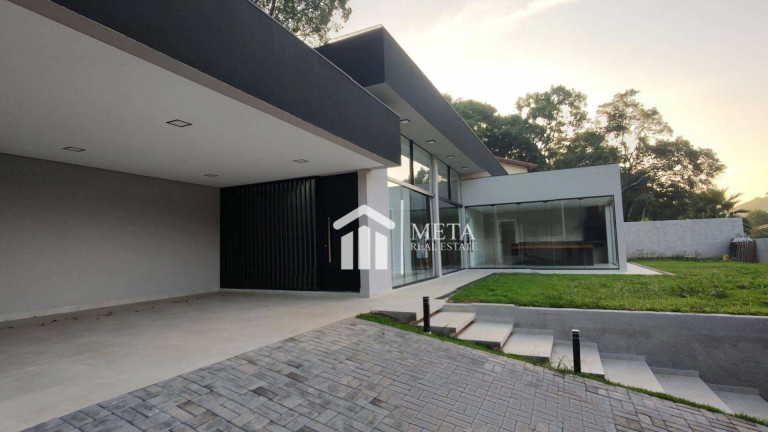 Imagem Imóvel com 3 Quartos à Venda, 208 m² em Serra Da Cantareira - Mairiporã
