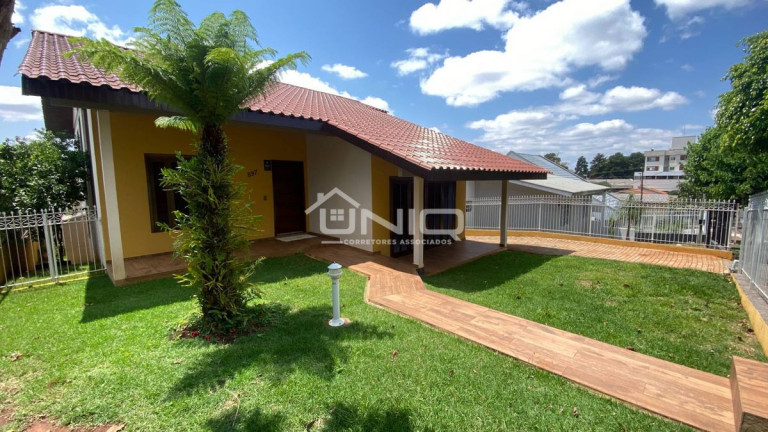 Imagem Casa com 3 Quartos à Venda, 211 m² em Menino Deus - Pato Branco Imagem Casa com 3 Quartos à Venda, 211 m² em Menino Deus - Pato Branco