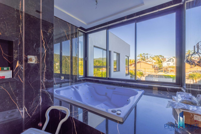 Imagem Casa com 4 Quartos à Venda, 525 m² em Praia Do Estaleiro - Balneário Camboriú Imagem Casa com 4 Quartos à Venda, 525 m² em Praia Do Estaleiro - Balneário Camboriú