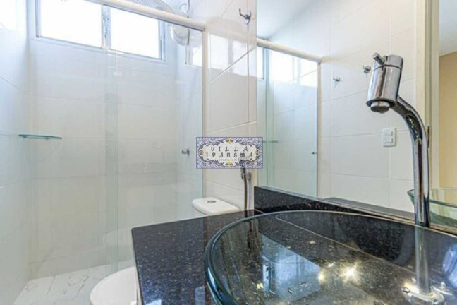 Imagem Apartamento com 2 Quartos à Venda, 68 m² em Lagoa - Rio De Janeiro Imagem Apartamento com 2 Quartos à Venda, 68 m² em Lagoa - Rio De Janeiro