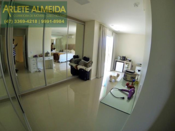 Imagem Casa com 3 Quartos à Venda, 400 m² em Centro - Porto Belo Imagem Casa com 3 Quartos à Venda, 400 m² em Centro - Porto Belo