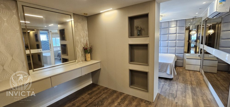 Imagem Cobertura com 5 Quartos à Venda, 261 m² em Barra Sul - Balneário Camboriú Imagem Cobertura com 5 Quartos à Venda, 261 m² em Barra Sul - Balneário Camboriú