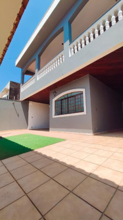 Imagem Sobrado com 4 Quartos à Venda, 275 m² em Caiçara - Praia Grande Imagem Sobrado com 4 Quartos à Venda, 275 m² em Caiçara - Praia Grande
