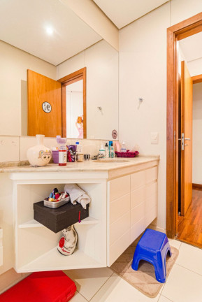 Imagem Apartamento com 3 Quartos à Venda, 200 m²