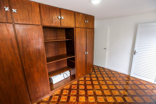 Imagem Sobrado com 4 Quartos à Venda, em Vila Brasilina - São Paulo Imagem Sobrado com 4 Quartos à Venda, em Vila Brasilina - São Paulo