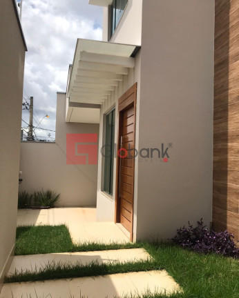 Imagem Casa com 4 Quartos à Venda, 210 m² em Ibituruna - Montes Claros Imagem Casa com 4 Quartos à Venda, 210 m² em Ibituruna - Montes Claros