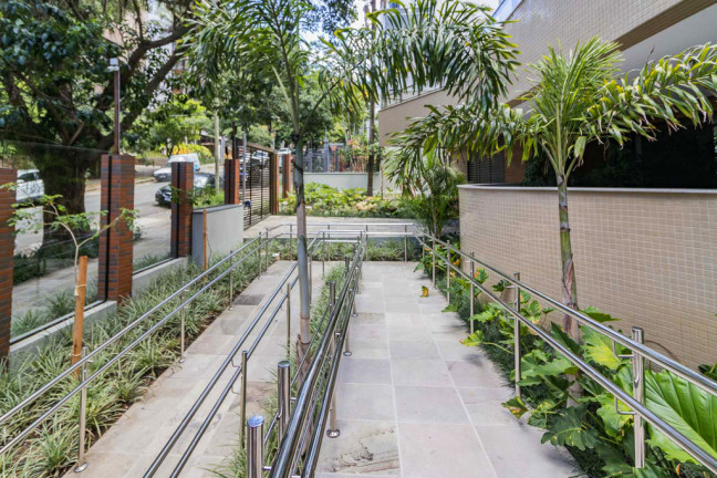 Imagem Apartamento com 3 Quartos à Venda, 323 m² em Rio Branco - Porto Alegre Imagem Apartamento com 3 Quartos à Venda, 323 m² em Rio Branco - Porto Alegre