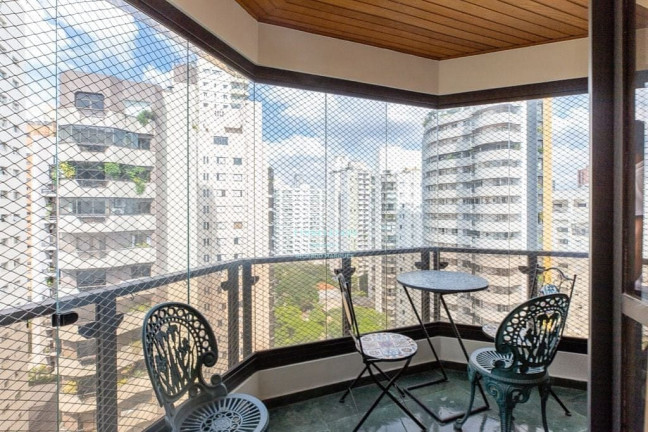 Apartamento com 3 Quartos à Venda, 156 m² em Moema - São Paulo