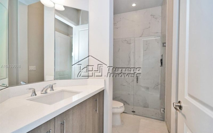 Imagem Casa com 6 Quartos à Venda, em São Paulo - São Paulo Imagem Casa com 6 Quartos à Venda, em São Paulo - São Paulo