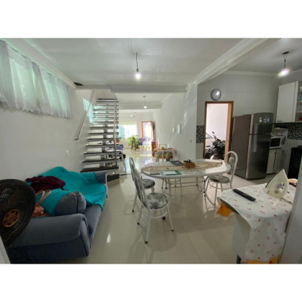 Imagem Casa com 3 Quartos à Venda, 195 m² em Centro - Balneário Camboriú Imagem Casa com 3 Quartos à Venda, 195 m² em Centro - Balneário Camboriú