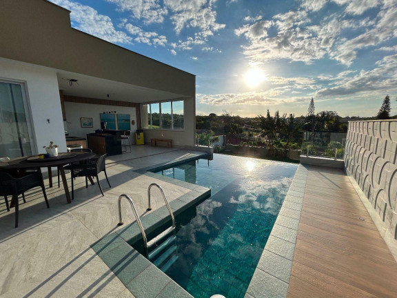 Casa com 4 Quartos à Venda ou Locação, 390 m² em Interlagos - Vila Velha