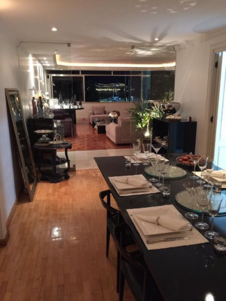 Imagem Apartamento com 4 Quartos à Venda, 220 m² em Copacabana - Rio De Janeiro Imagem Apartamento com 4 Quartos à Venda, 220 m² em Copacabana - Rio De Janeiro