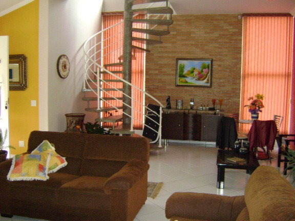Imagem Casa com 3 Quartos à Venda, 1.200 m² em Portaria 24 Horas! - Mairiporã
