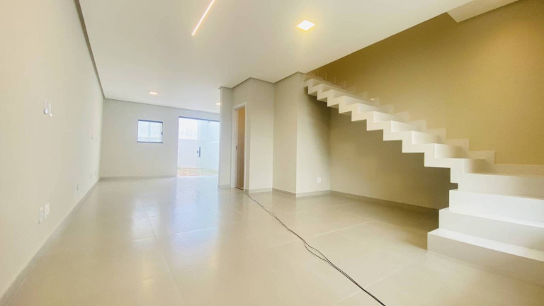 Imagem Casa com 3 Quartos à Venda, 121 m² em Cidade Nova - Feira De Santana Imagem Casa com 3 Quartos à Venda, 121 m² em Cidade Nova - Feira De Santana