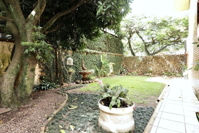 Imagem Casa com 3 Quartos à Venda, 459 m² em Cristal - Porto Alegre Imagem Casa com 3 Quartos à Venda, 459 m² em Cristal - Porto Alegre