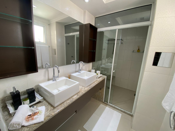 Imagem Imóvel com 3 Quartos à Venda, 187 m² em Centro - Guarapari Imagem Imóvel com 3 Quartos à Venda, 187 m² em Centro - Guarapari