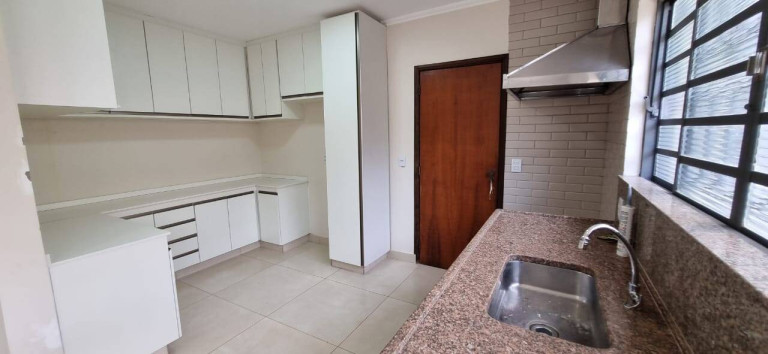Imagem Casa com 3 Quartos à Venda, 400 m² em Madureira - Bauru Imagem Casa com 3 Quartos à Venda, 400 m² em Madureira - Bauru