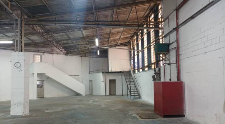 Imagem Galpão à Venda, 1.800 m² em Vila Nogueira - Diadema