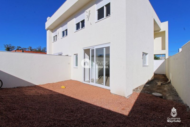 Imagem Casa com 3 Quartos à Venda, 95 m² Imagem Casa com 3 Quartos à Venda, 95 m²