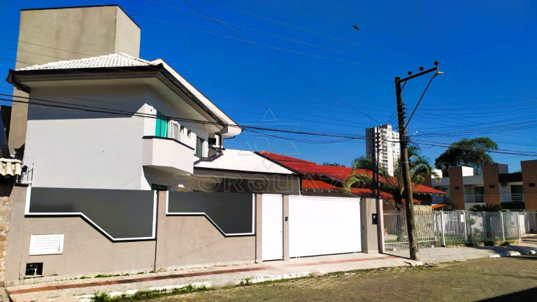 Imagem Sobrado com 4 Quartos à Venda,  em Ressacada - Itajaí