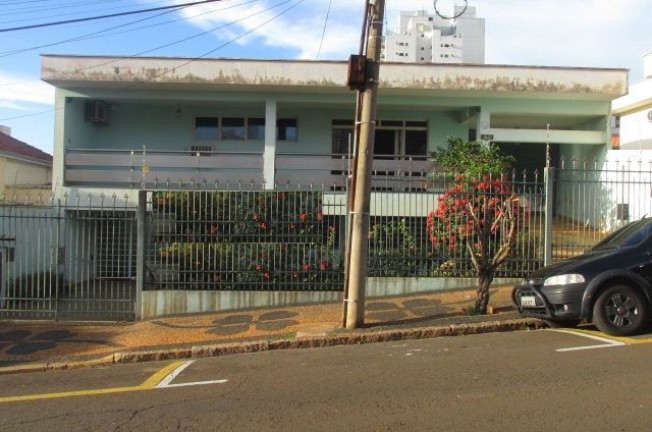 Imagem Casa com 4 Quartos à Venda ou Locação, 373 m² em Centro - Piracicaba