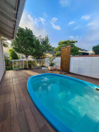 Casa com 3 Quartos à Venda, 120 m² em Rio Vermelho - Florianópolis