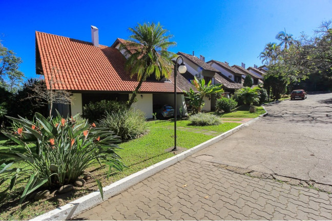 Imagem Casa com 4 Quartos à Venda, 220 m² em Ipanema - Porto Alegre Imagem Casa com 4 Quartos à Venda, 220 m² em Ipanema - Porto Alegre