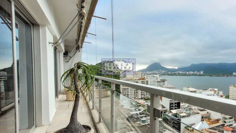 Imagem Apartamento com 4 Quartos à Venda, 235 m² em Lagoa - Rio De Janeiro Imagem Apartamento com 4 Quartos à Venda, 235 m² em Lagoa - Rio De Janeiro