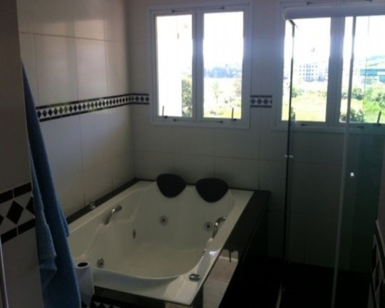 Imagem Casa com 4 Quartos à Venda, 270 m² em Nova Cerejeiras - Atibaia Imagem Casa com 4 Quartos à Venda, 270 m² em Nova Cerejeiras - Atibaia