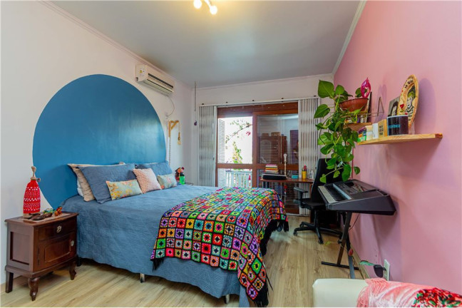 Imagem Casa com 4 Quartos à Venda, 360 m² em Menino Deus - Porto Alegre Imagem Casa com 4 Quartos à Venda, 360 m² em Menino Deus - Porto Alegre
