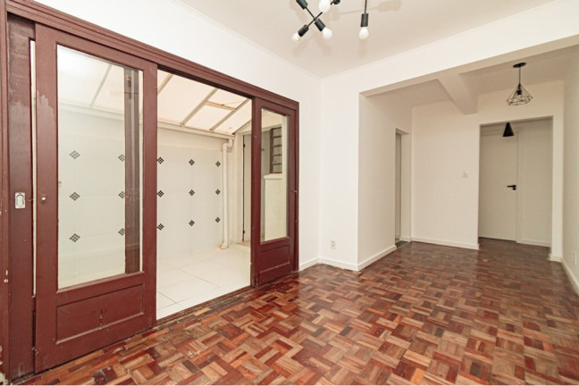 Imagem Imóvel com 1 Quarto à Venda, 61 m² em Navegantes - Porto Alegre Imagem Imóvel com 1 Quarto à Venda, 61 m² em Navegantes - Porto Alegre