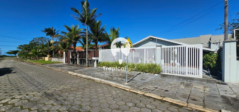 Imagem Casa com 5 Quartos para Alugar, em Shangri-lá - Pontal Do Parana Imagem Casa com 5 Quartos para Alugar, em Shangri-lá - Pontal Do Parana