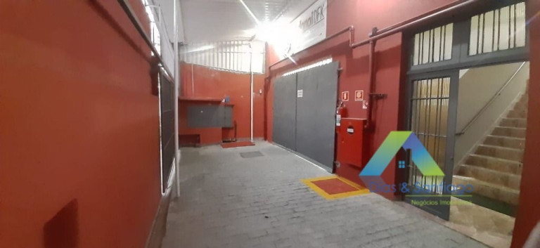 Sala Comercial à Venda, 1.100 m² em Vila Das Mercês - São Paulo