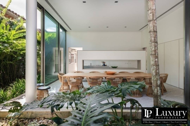 Imagem Casa com 6 Quartos à Venda, 675 m² em Baleia - São Sebastião Imagem Casa com 6 Quartos à Venda, 675 m² em Baleia - São Sebastião