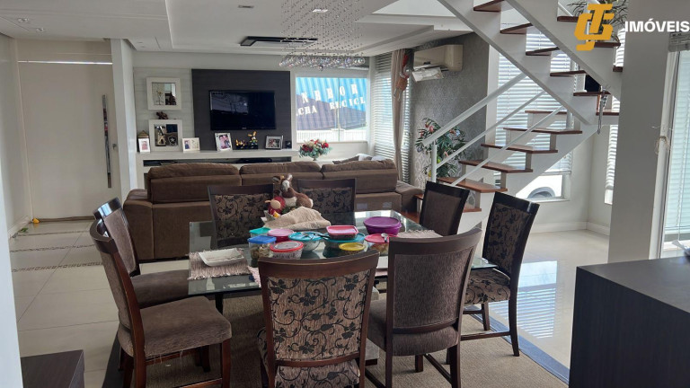 Imagem Casa com 3 Quartos à Venda, em Salseiros - Itajaí Imagem Casa com 3 Quartos à Venda, em Salseiros - Itajaí