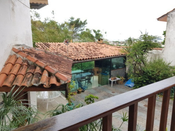 Casa com 5 Quartos à Venda, 410 m² em Camboinhas - Niterói