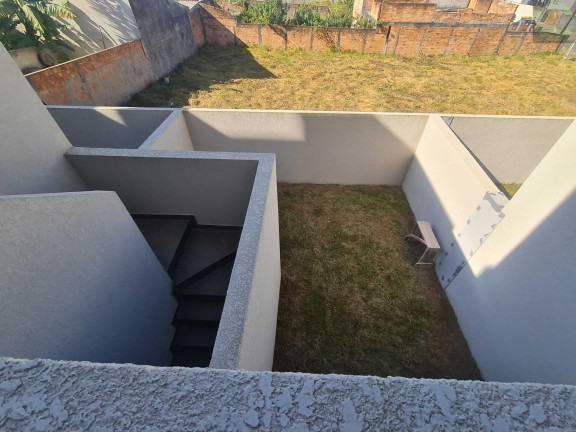 Imagem Sobrado com 3 Quartos à Venda, 122 m² em Jardim Carvalho - Ponta Grossa Imagem Sobrado com 3 Quartos à Venda, 122 m² em Jardim Carvalho - Ponta Grossa