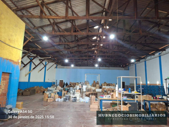 Galpão à Venda, 1 m² em Centro - Montes Claros