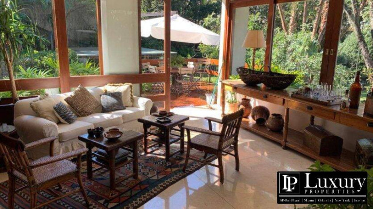 Imagem Casa com 5 Quartos à Venda, em Pacaembu - São Paulo Imagem Casa com 5 Quartos à Venda, em Pacaembu - São Paulo
