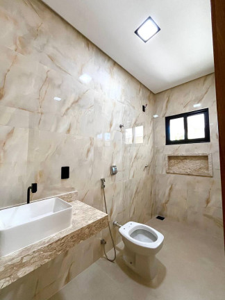 Imagem Casa com 3 Quartos à Venda, 206 m² em Jardim Hanashiro - Caldas Novas Imagem Casa com 3 Quartos à Venda, 206 m² em Jardim Hanashiro - Caldas Novas