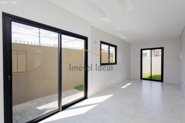 Imagem Casa com 3 Quartos à Venda, 131 m² em Hauer - Curitiba Imagem Casa com 3 Quartos à Venda, 131 m² em Hauer - Curitiba