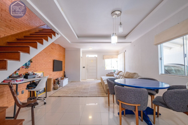 Imagem Casa com 3 Quartos à Venda, 122 m² em Cachoeira Do Bom Jesus - Florianópolis