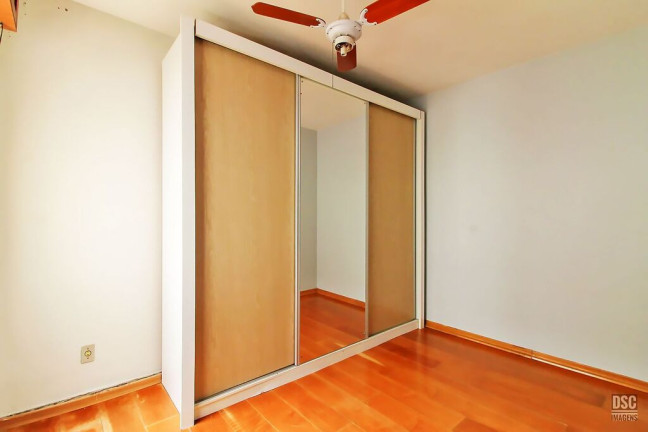 Imagem Casa com 3 Quartos à Venda, 138 m² em Cristal - Porto Alegre Imagem Casa com 3 Quartos à Venda, 138 m² em Cristal - Porto Alegre