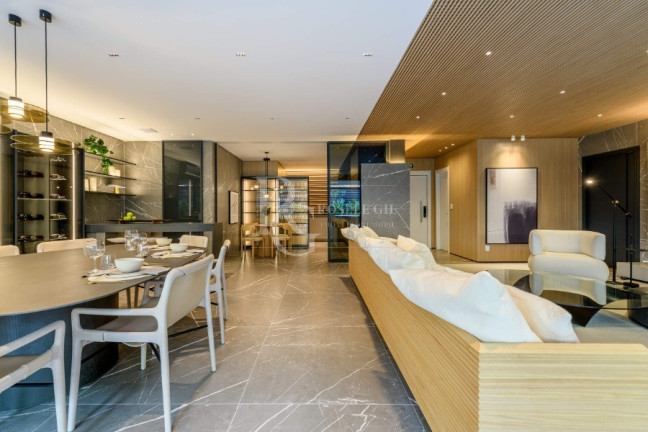 Imagem Apartamento com 3 Quartos à Venda, 232 m² em Petrópolis - Porto Alegre Imagem Apartamento com 3 Quartos à Venda, 232 m² em Petrópolis - Porto Alegre